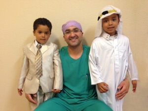 Ali_Alaui met 2 jonge patientjes